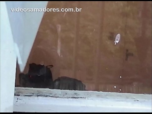 ❤️ Καυλωμένος άντρας που παρακολουθεί τη φίλη του με έναν άλλο άντρα, καταγράφοντας ένα γαμημένο βίντεο χωρίς να ενοχλεί το ζευγάρι ️❌ Γαμημένο βίντεο ❌️