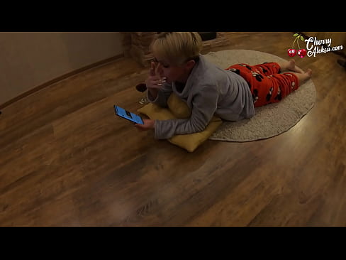 ❤️ Τρελή ξανθιά ρουφάει τεράστιο πουλί και χοροπηδάει πάνω του - πρωκτικό σεξ ️❌ Γαμημένο βίντεο ❌️